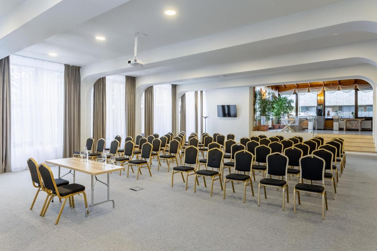 Eden Grand Resort Predeal Extérieur photo
