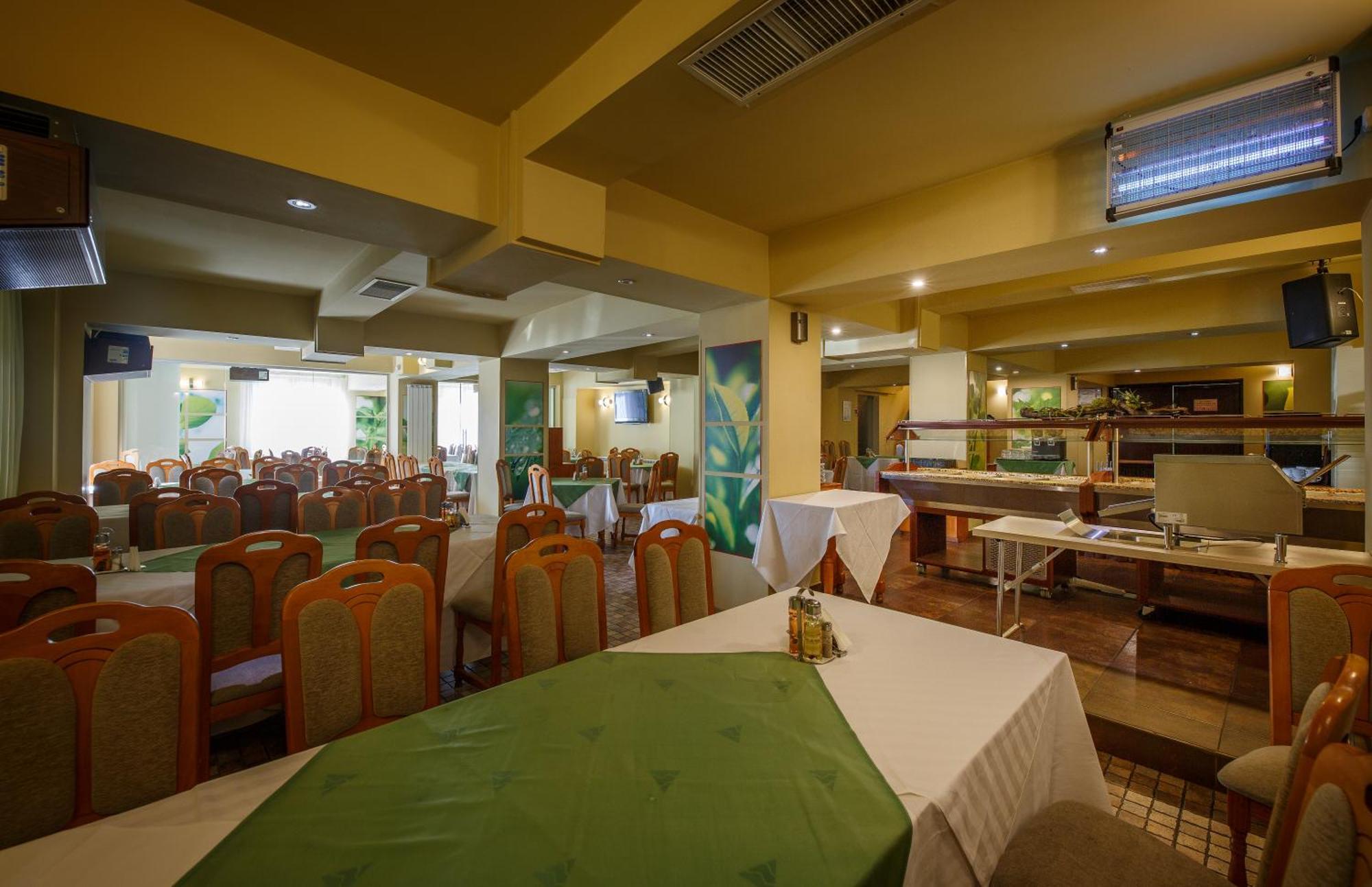 Eden Grand Resort Predeal Extérieur photo
