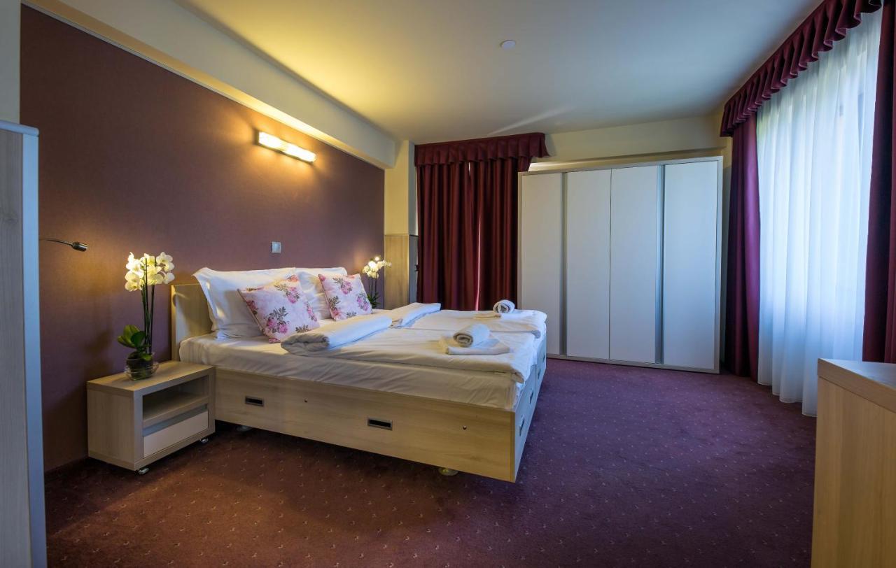 Eden Grand Resort Predeal Extérieur photo